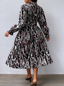 SHEIN Clasi 大碼滿版印花荷葉袖繫腰帶連衣裙 - 彩色 - 查看 2