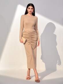 Modelyn Camiseta unicolor tejida de canalé & Falda fruncido - Caqui - Ver 1