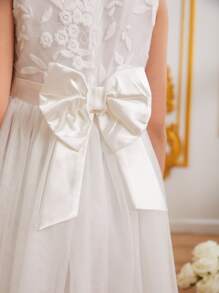 SHEIN 女孩對比刺繡後綁帶蝴蝶結網紗覆蓋洋裝 - 白色 - 查看 4