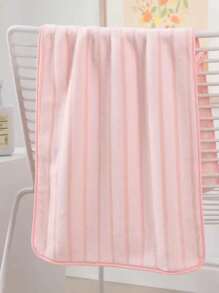 1条珊瑚绒柔软舒适条纹设计毛巾，成人、情侣、居家使用皆可，适用于沐浴、游泳、擦手和擦发。 - 粉色 - 查看 3