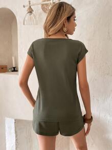 SHEIN LUNE 蝙蝠袖前紐扣T恤和腰部抽繩短褲