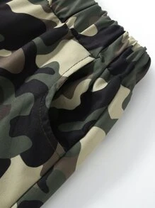 SHEIN 小男童迷彩印花翻蓋細節短褲