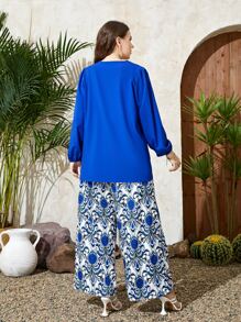 Mulvari Plus Lantern Sleeve Top & Floral Print Wide Leg Trousers - Blue - View 2