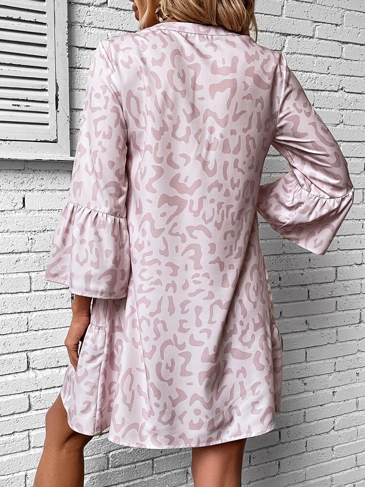 Breezaya 滿版印花缺口領荷葉袖荷葉邊娃娃裙 - 淺粉色 - 查看 2