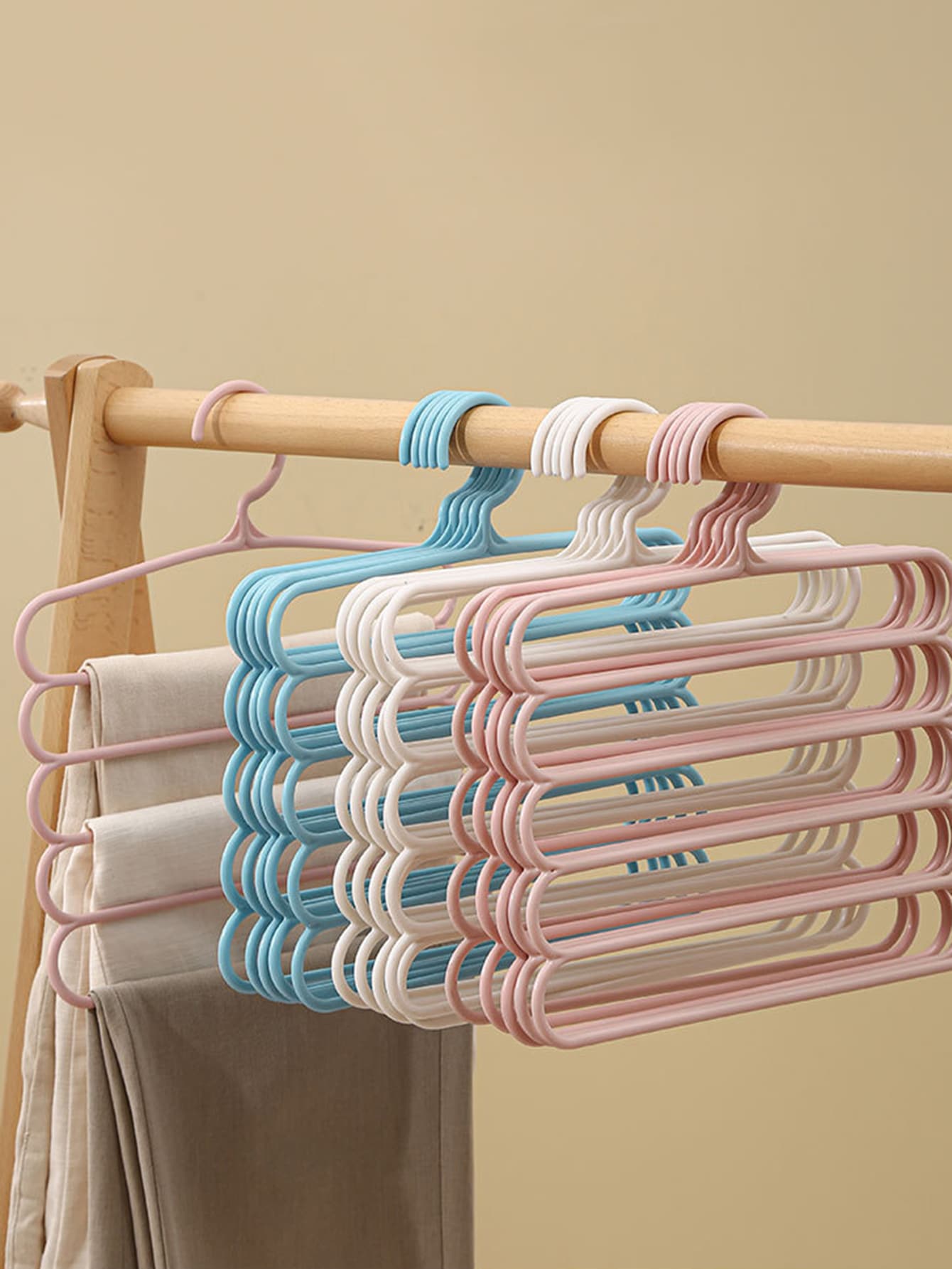 1 pièce Cintre de pantalon multifonction de couleur aléatoire - Multicolore - Voir 1