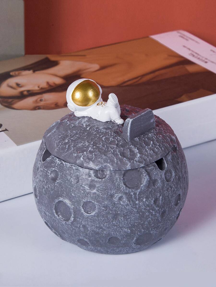 Planet Design Ashtray - Multicolor - View 1