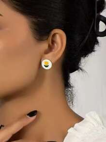 Flower Detail Round Stud Earrings - Multicolor - View 1