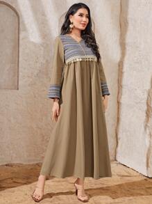 Al Najma Vestido estilo smock con estampado geométrico y flecos, modesto - Caqui - Ver 3