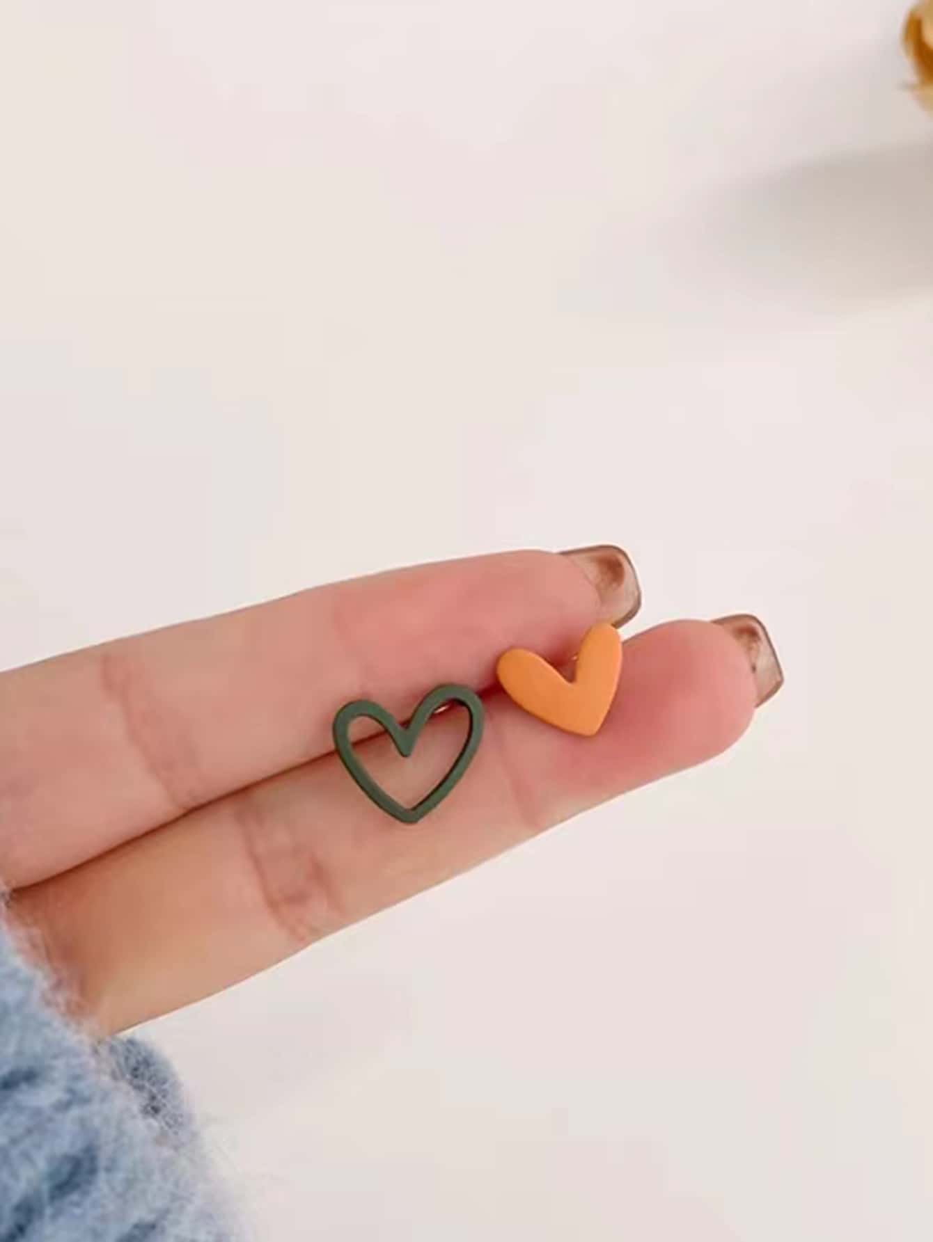 愛心裝飾不對稱耳釘 - 彩色 - 查看 1