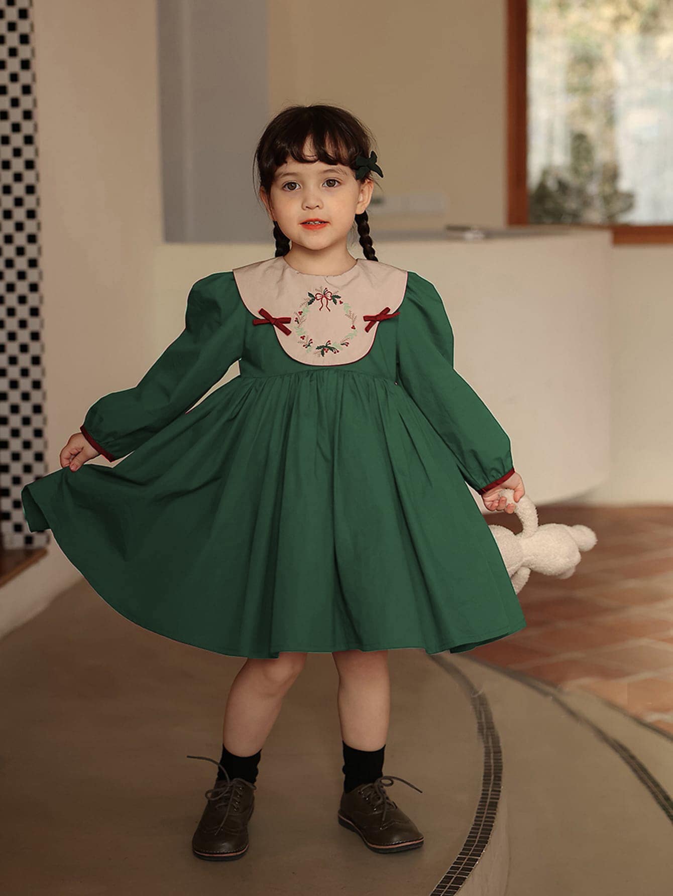 小女童花卉刺繡彼得潘領連衣裙 - 綠色 - 查看 1