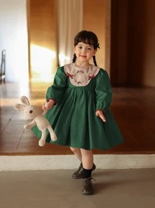 小女童花卉刺繡彼得潘領連衣裙 - 綠色 - 查看 5