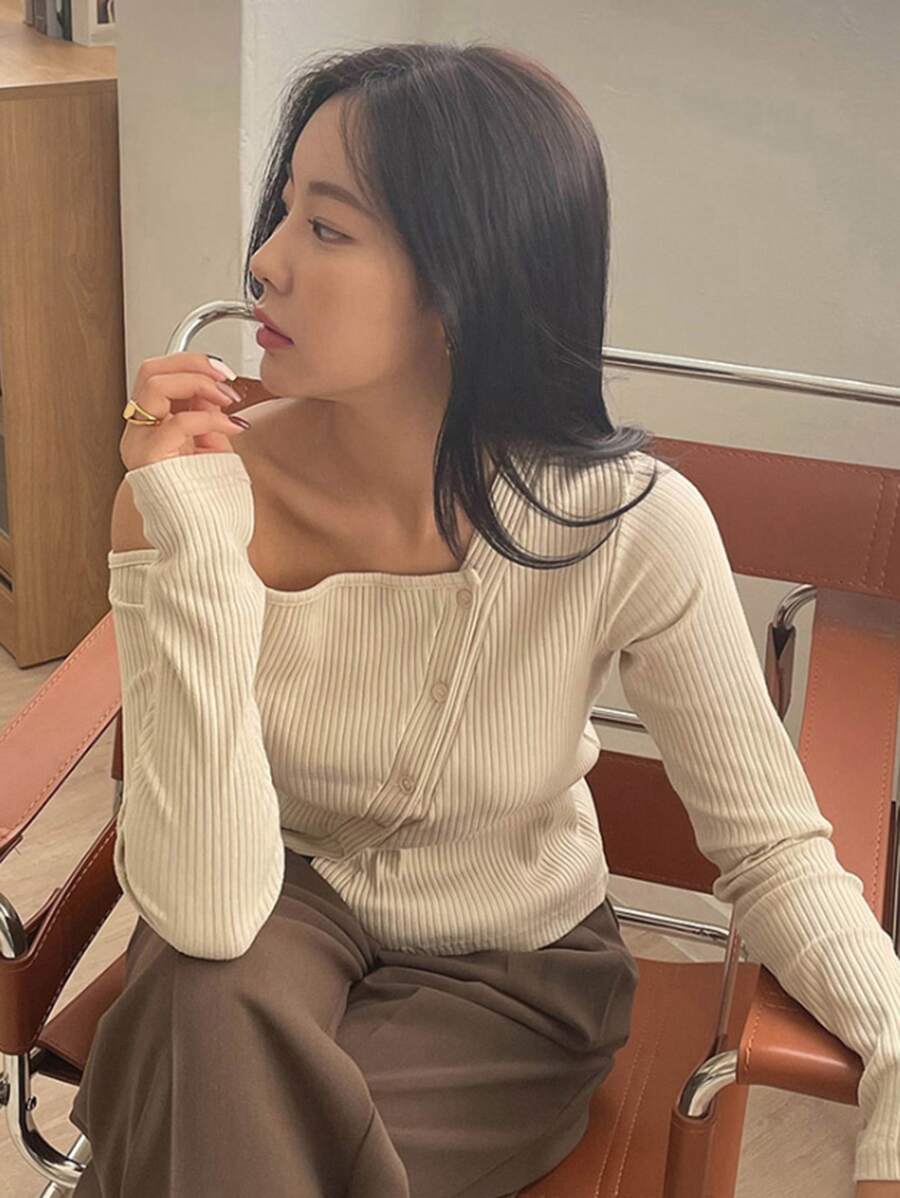 DAZY Áo thun nữ Gân đan Nút phía trước màu trơn Giải trí - Màu be - Xem 1