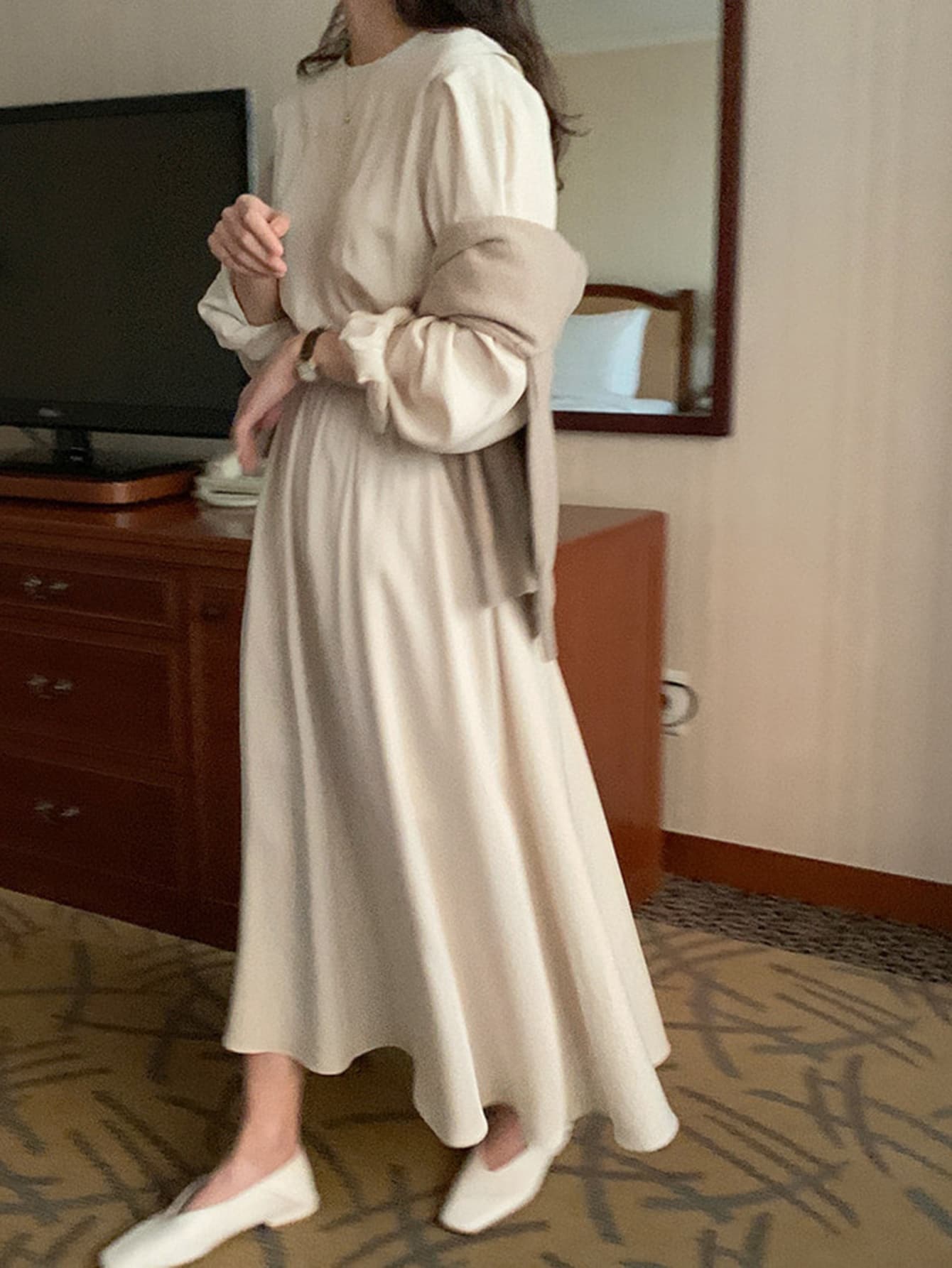 DAZY 素色燈籠袖A字連衣裙 - 杏色 - 查看 1