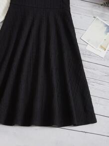 SHEIN 女孩小高領條紋針織連衣裙 - 黑色 - 查看 4