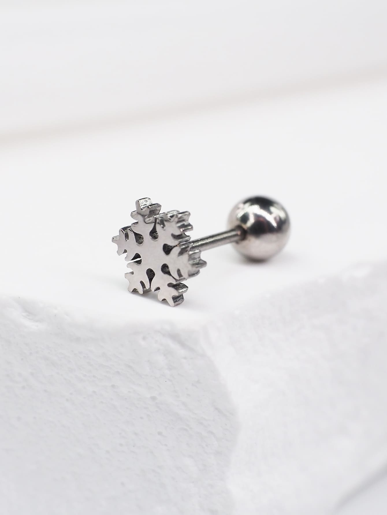 1入組素色不銹鋼簡約風和時尚聖誕雪花形狀耳釘適用於女士日常穿著 - 銀色 - 查看 1