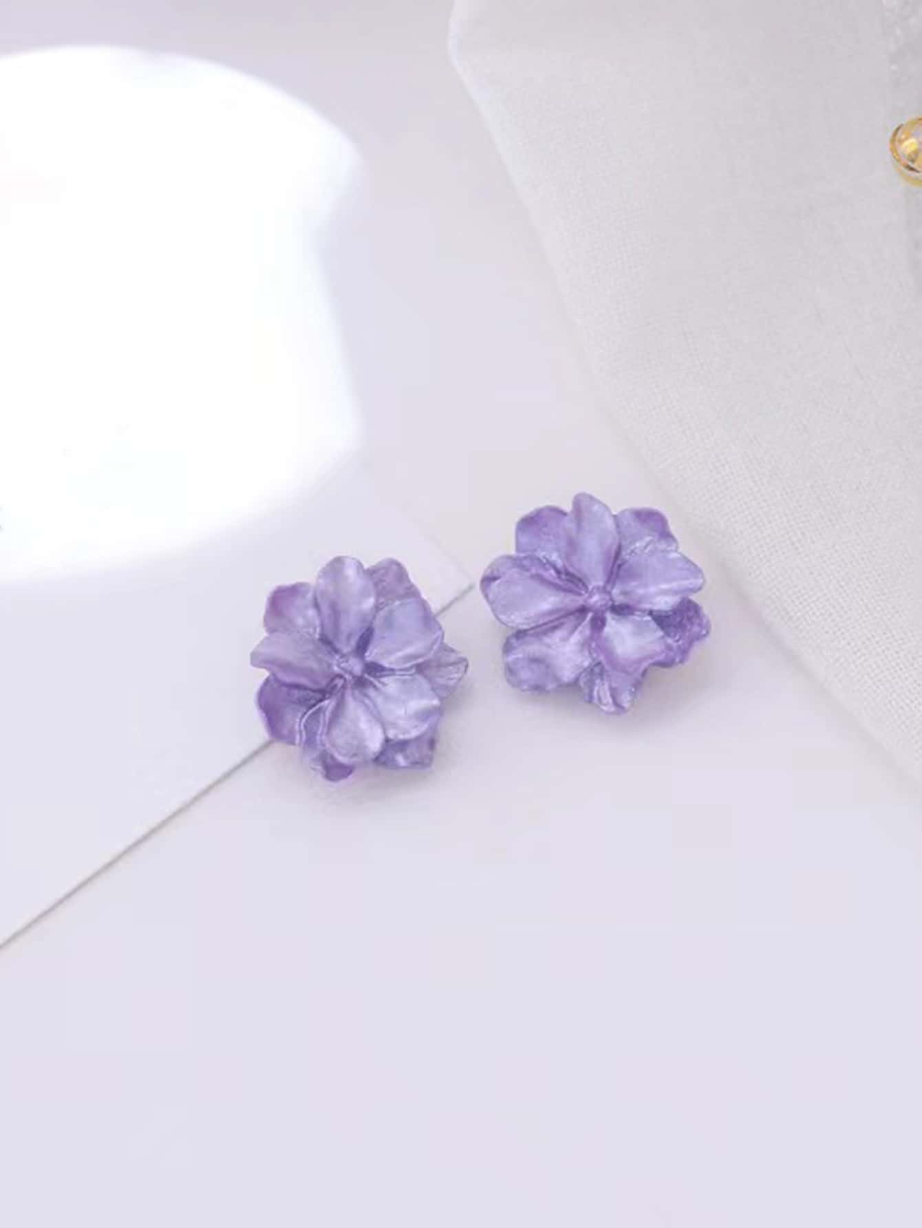 Flower Stud Earrings - Purple - View 1