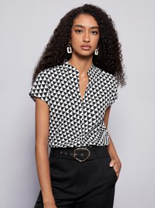 BizChic 滿版印花缺口領蝙蝠袖襯衫工作服