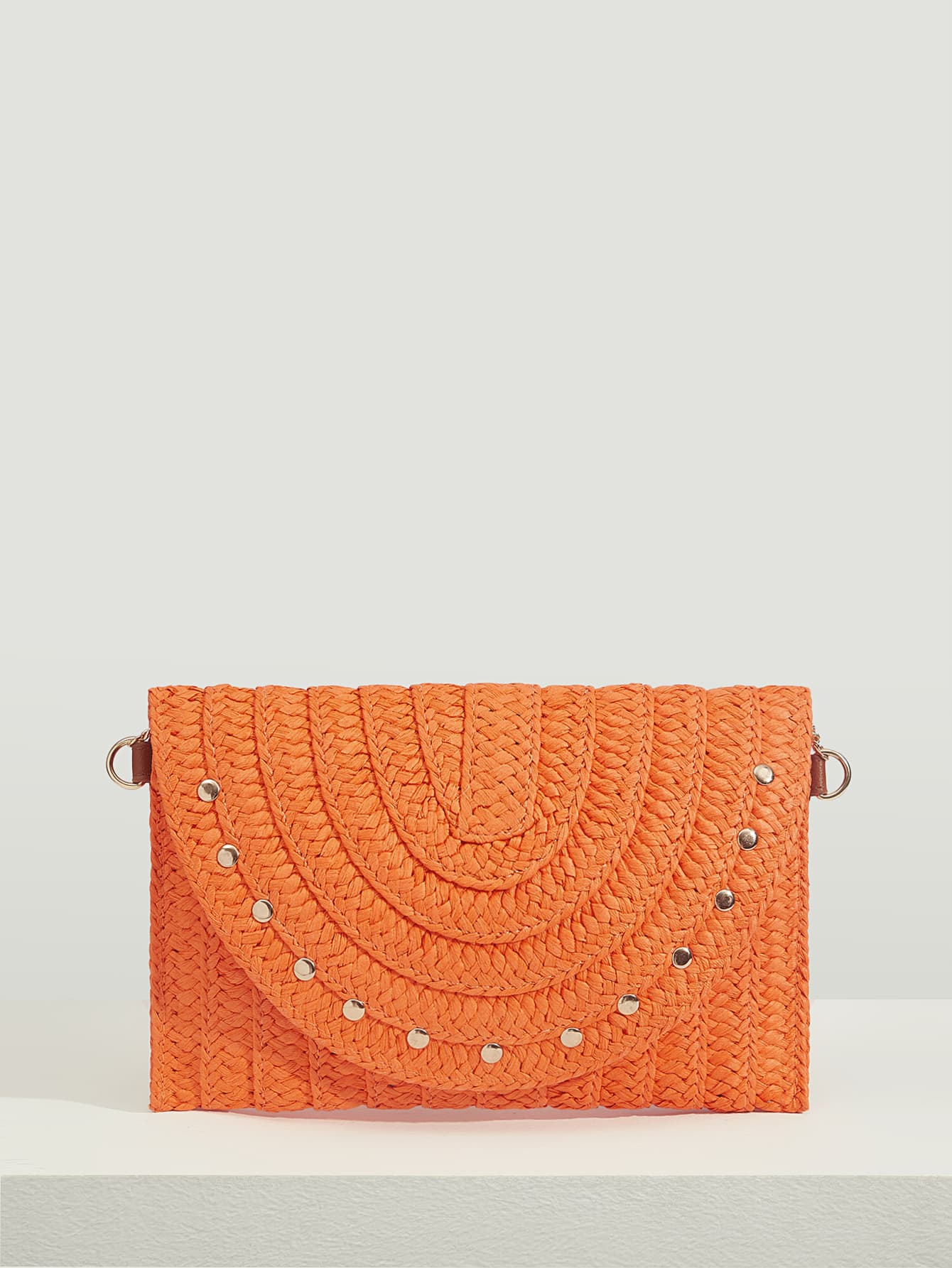 SHEIN VCAY 熒光橙鉚釘裝飾翻蓋鏈條草編包,完美適合夏天海灘旅行度假 - 橘色 - 查看 1
