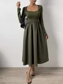 SHEIN Privé 方領A字連衣裙 - 軍綠色 - 查看 1