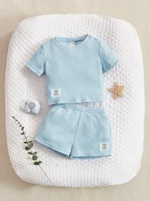 SHEIN 新生兒字母補丁細節T恤和短褲