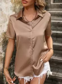 SHEIN Clasi Camisa unicolor con botón delantero de satén - Champán - Ver 5