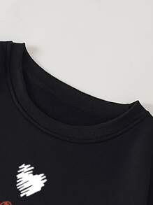 SHEIN LUNE Plus Heart Print Thermal Lined Sweatshirt - Black - View 3