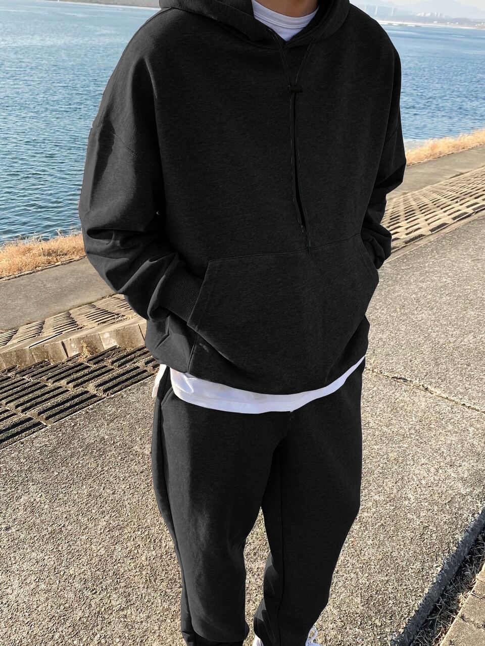 Men Kangaroo Pocket Drawstring Hoodie & Sweatpants Without Tee