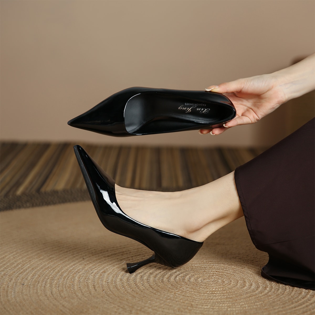 Nuevos tacones altos de moda versátiles y casuales para mujeres, adecuados para ir al trabajo, bodas, fiestas, con punta