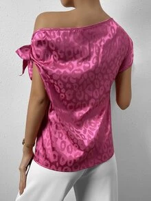 SHEIN Privé 豹紋提花不對稱領側打結緞面襯衫 - 玫紅色 - 查看 2