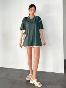 DAZY Letter Graphic Top-stitching Drop Shoulder Tee - Dark Green - View 3