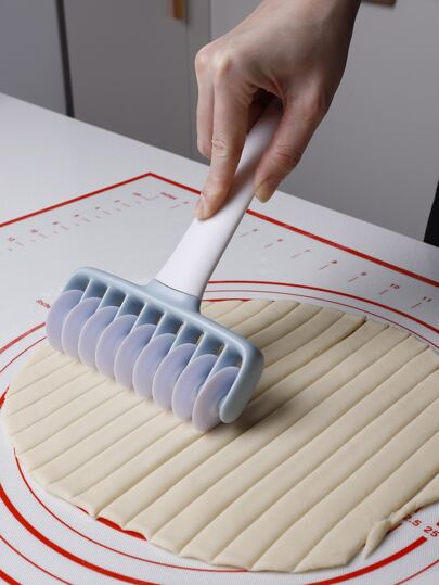 1pc Dough Roller Cutter