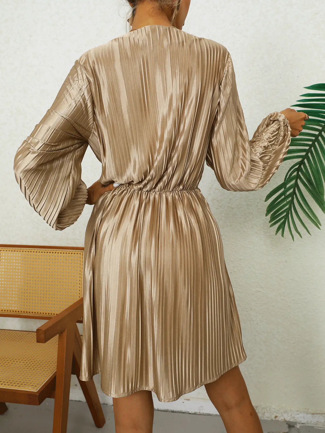 Aveloria Vestido de cuello V de manga farol - Caqui - Ver 2