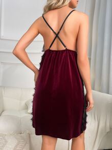 睫毛蕾絲邊露背交叉絲絨吊帶睡裙