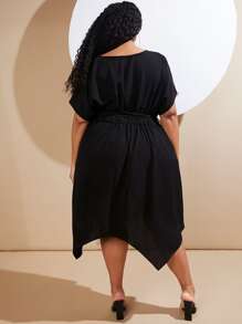 SHEIN CURVE+ 大碼雙色不對稱下擺繫腰帶連衣裙 - 黑與白 - 查看 2