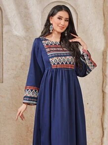 Al Najma Geo Print Round Neck Smock Arabian Modest Long Sleeve Dress
