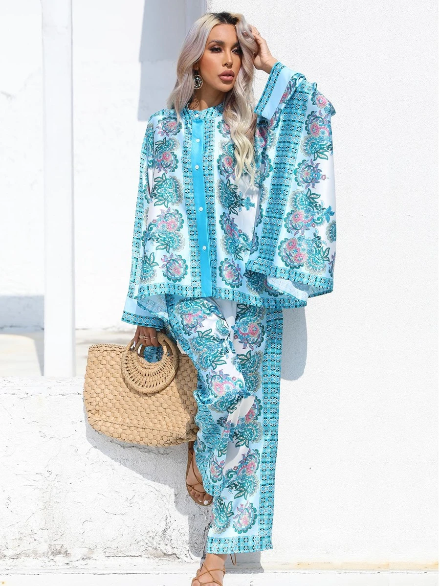 SHEIN VCAY Shirt mit Blume Muster, Fledermausärmeln, & Hose