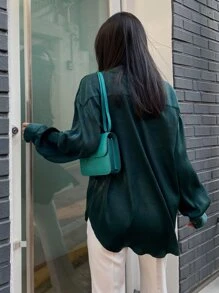 DAZY 翻蓋細節落肩袖襯衫 - 墨綠色 - 查看 2