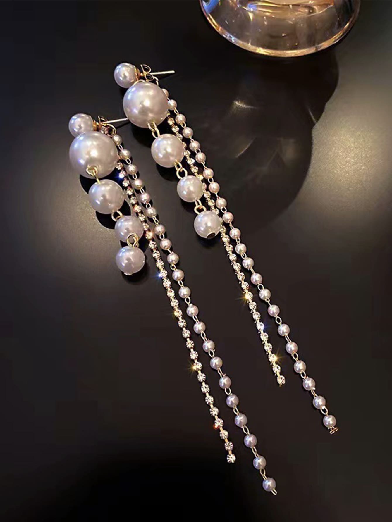 假珍珠裝飾耳環 - 白色 - 查看 1