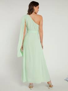 SHEIN Belle 一字肩披風袖伴娘服