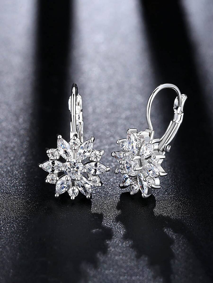 MONALLY Ohrringe mit Kubischem Zirkonia Dekor