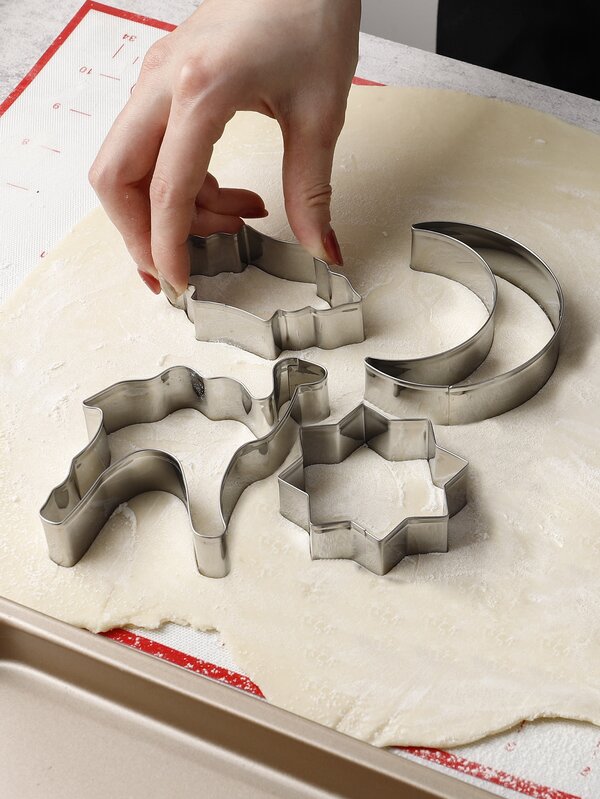 4pcs Stainless Steel Camel & Crescent Moon Shaped Cookie Cutters, Eid Mubarak Biscuit Molds, Decorative Fondant Cookie Cutters