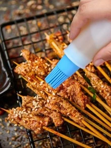 قطعة واحدة من جهاز توزيع زيت الفرشاة مع فرشاة عالية الحرارة مقاومة للتوابل من السيليكون وفرشاة المطبخ وعصي الخبز