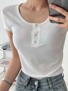 DAZY Áo thun nữ Gân đan Nút phía trước màu trơn Giải trí - trắng - Xem 6