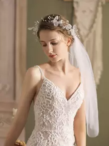 網紗和人造珍珠裝飾婚禮面紗和髮帶