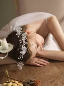 網紗和人造珍珠裝飾婚禮面紗和髮帶