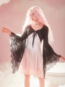 ROMWE Kawaii 蕾絲拼接前繫帶荷葉袖上衣 - 黑色 - 查看 1