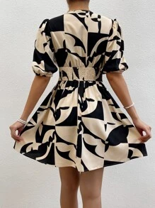 SHEIN Privé 幾何印花泡泡袖連衣裙