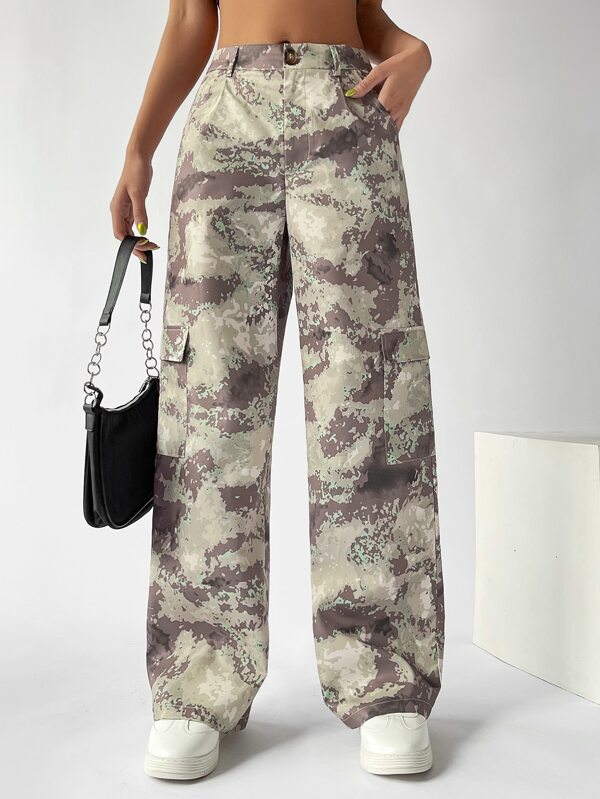 SHEIN EZwear Gorpcore Camo Print Flap Pocket Cargo Pants