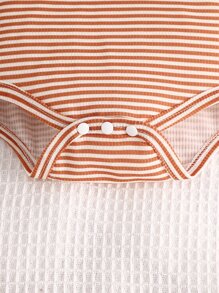 Baby Boy Striped Print Bodysuit & Shorts - Multicolor - View 4