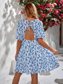 SHEIN Váy Bà bầu Lộ Lưng Buộc lại Hoa Tất cả trên in Boho - Xanh và trắng - Xem 1
